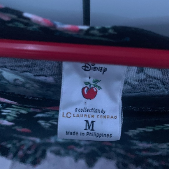 Disney Lauren Conrad Blouse Snow White Women’s Medium Glittery Apples Floral Top - Picture 3 of 8